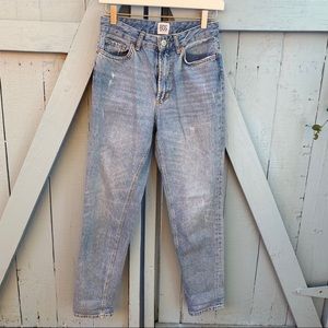 UO BDG mom jeans size 25